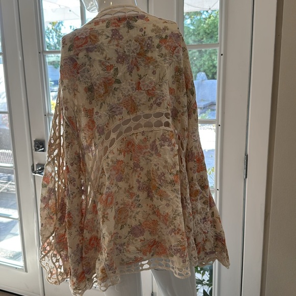 Torrid Ivory Floral Embroidered Crochet Detail Open Boho Kimono Size 3/4 - Picture 5 of 10